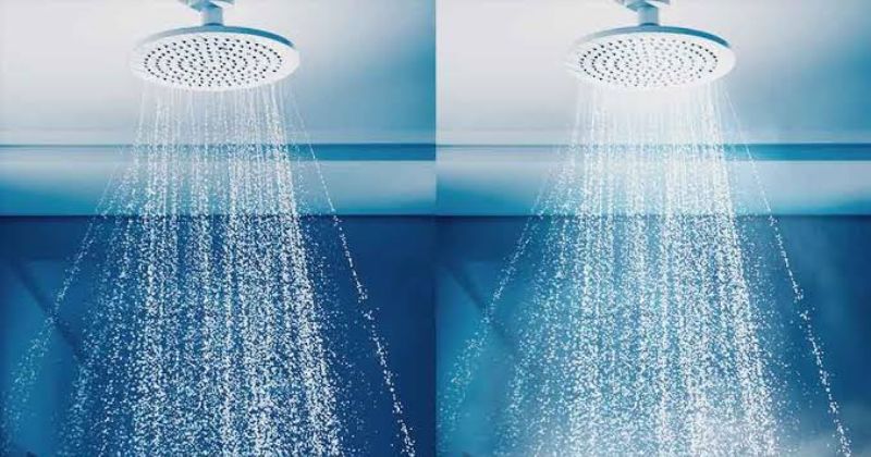 Nên gội đầu bằng nước nóng, nước ấm hay nước lạnh